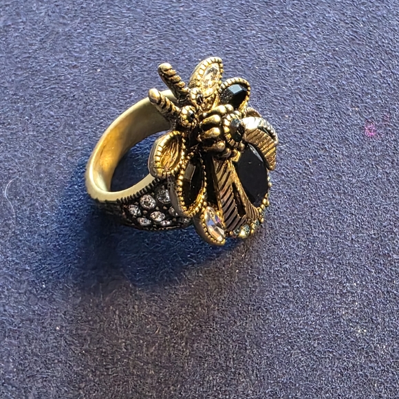 Heidi Daus Gold Tone Black Bee Statement Ring Size 6 (READ) /300 - Picture 4 of 9